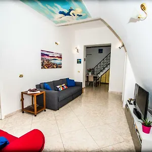 la-casa-di-rosa-naples.hotels-amalfi.com/